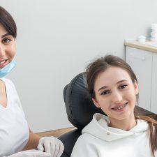 Comparing Invisalign to Traditional Braces for Adults: Which is Right for You?