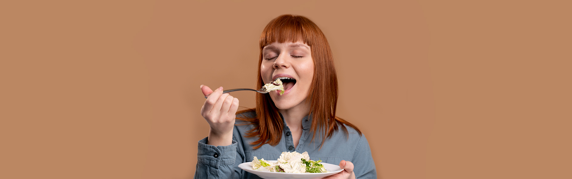 Eating with Invisalign®️: Foods to Enjoy and Avoid During Your Treatment